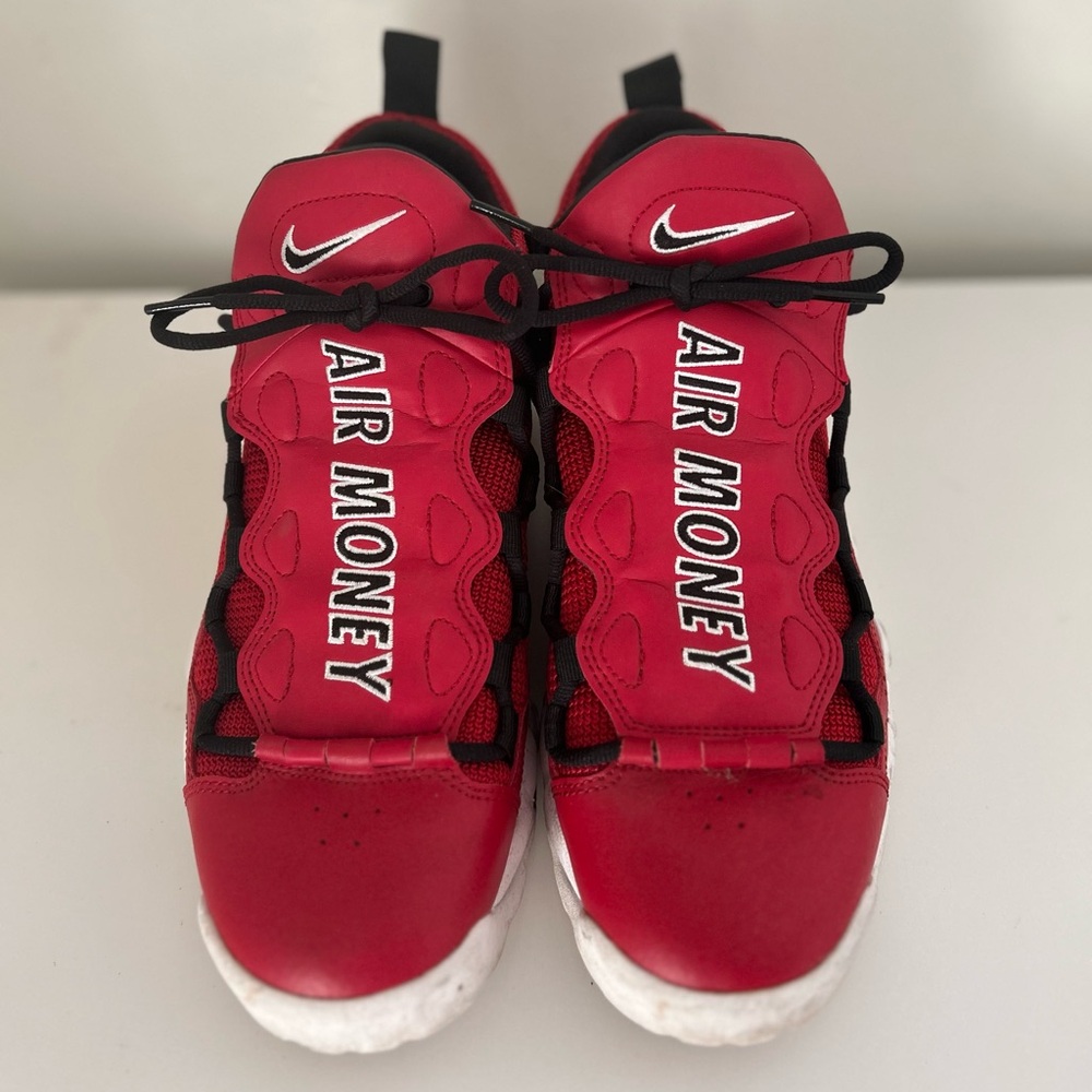Nike Air "More Money" in Gym Red